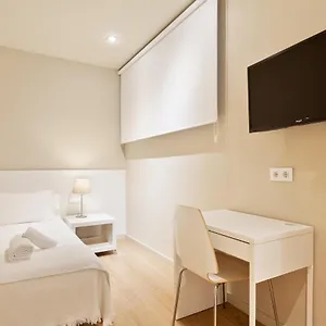 https://ola-living-hostal-diagonal.topbarcelonahotels.com