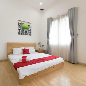 Hotel Reddoorz Near Nguyen Hue Walking Street 2 - Dorms Available